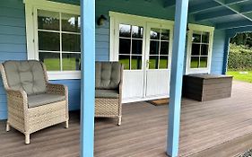 Oak View Lodge - Cosy, Countryside Retreat